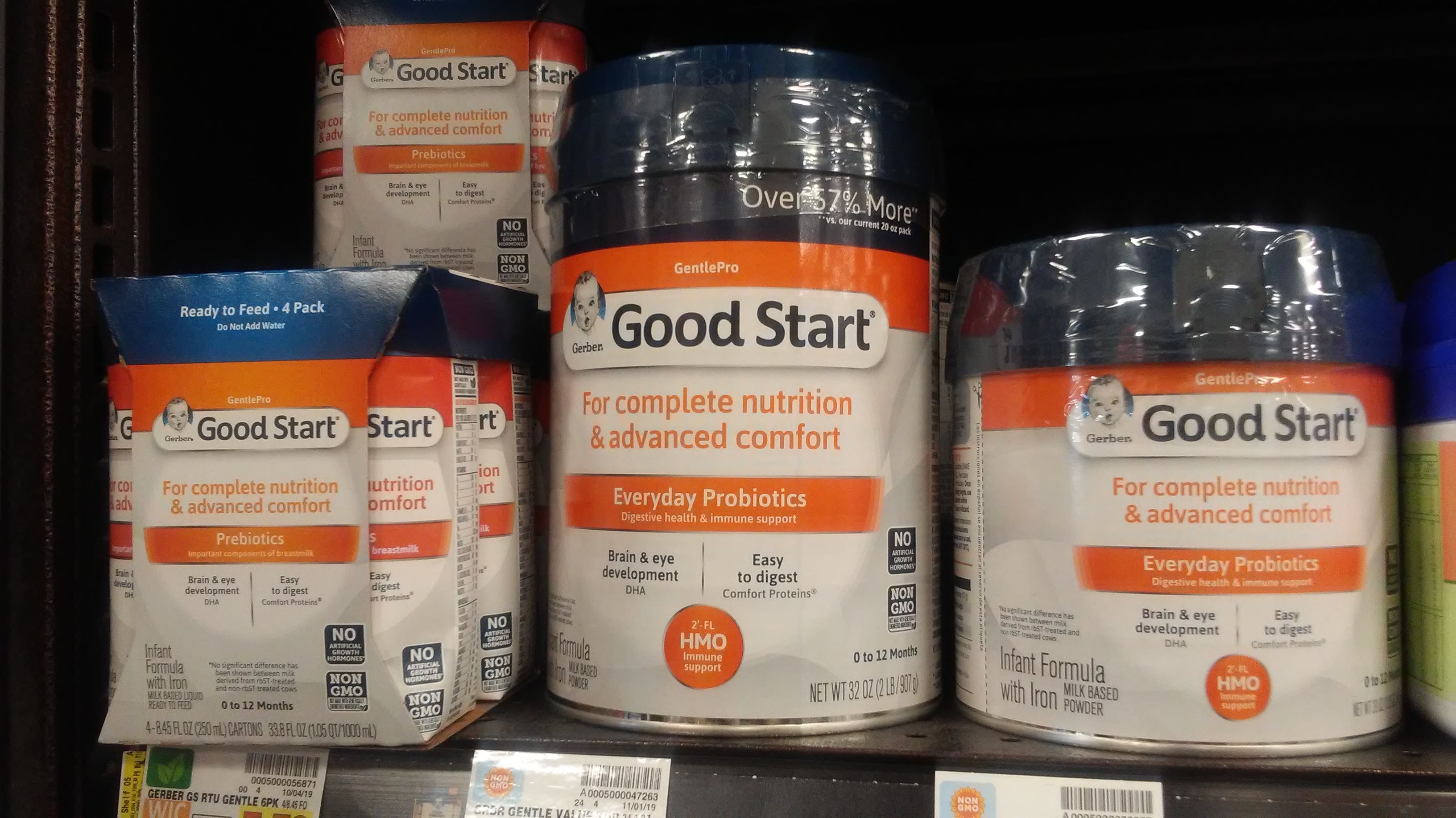 粉ミルクは英語でformula｜Good Startの粉ミルク（infant formula）が並ぶアメリカのスーパーの売り場