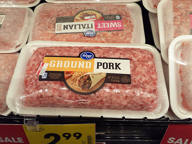 豚挽肉=ground pork