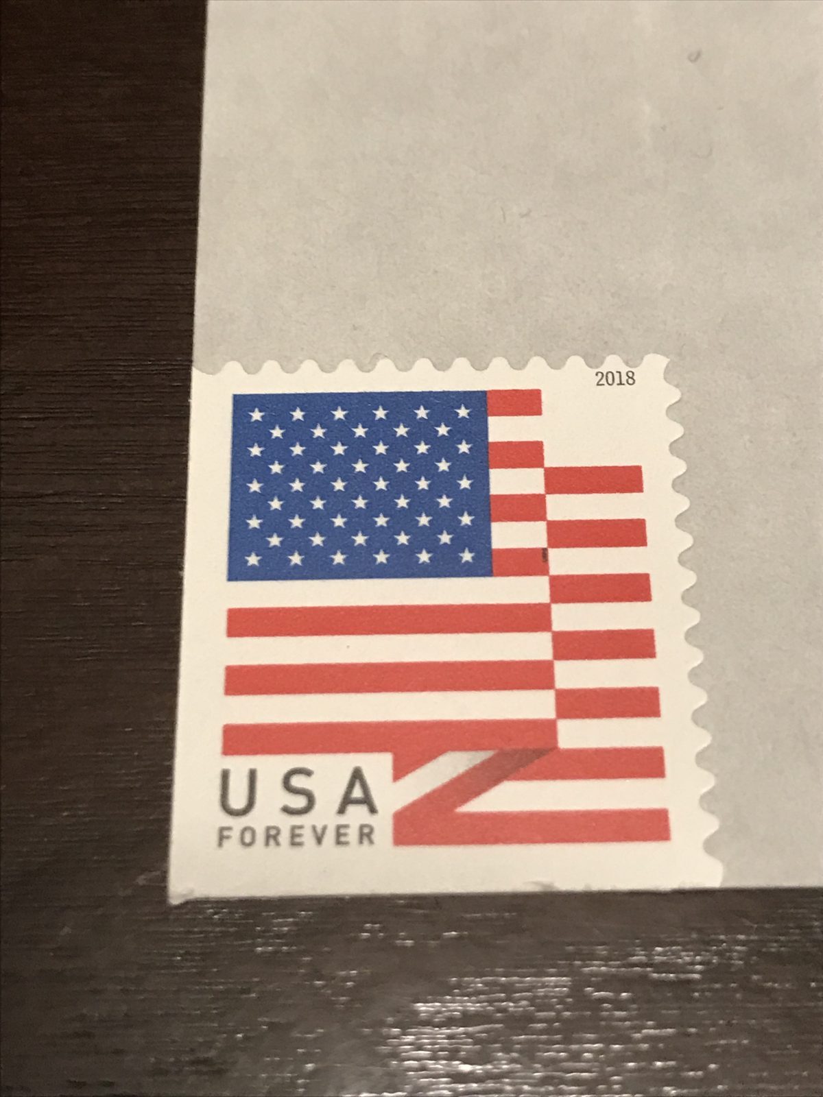 国旗柄のアメリカ国内用の切手（USA FOREVER）