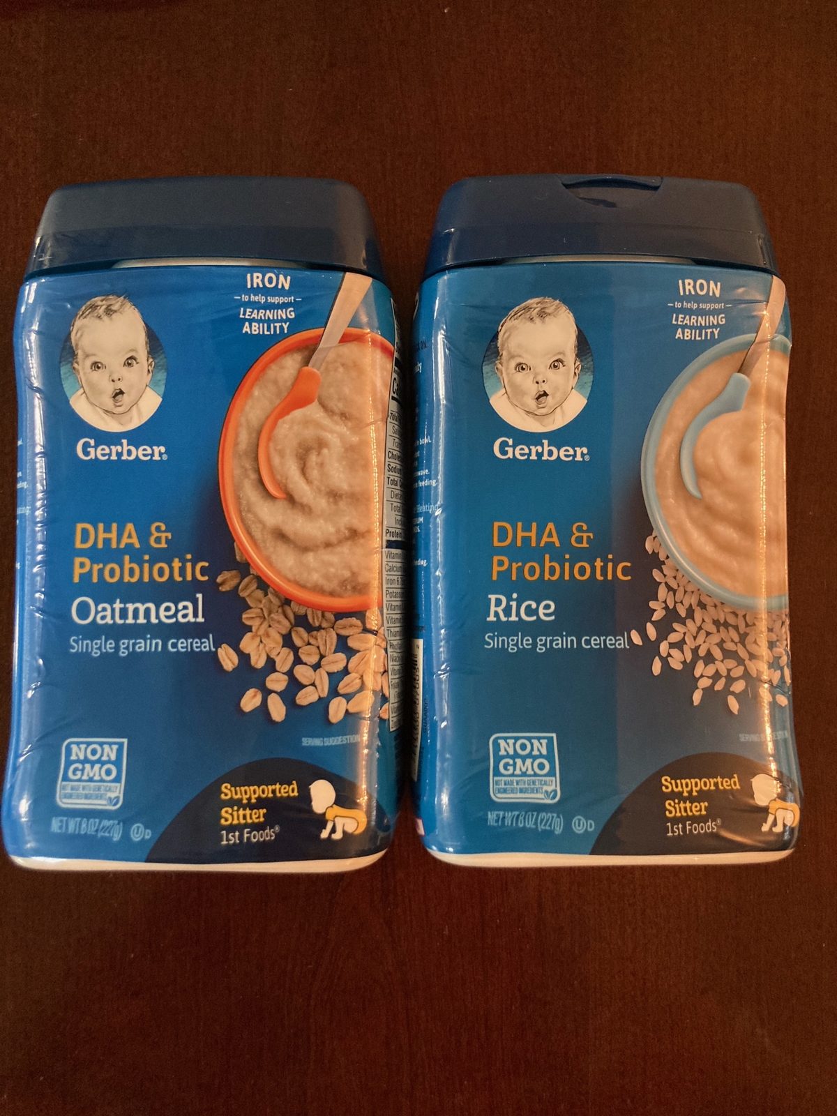アメリカの離乳食のライスシリアル・オートミール|Gerberのoatmeal cereal(オートミール)とrice cereal(ライスシリアル)の容器