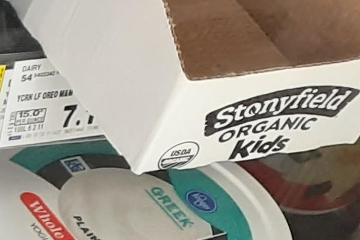 Stonyfield ORGANIC Kidsの棚札とUSDA ORGANICシール