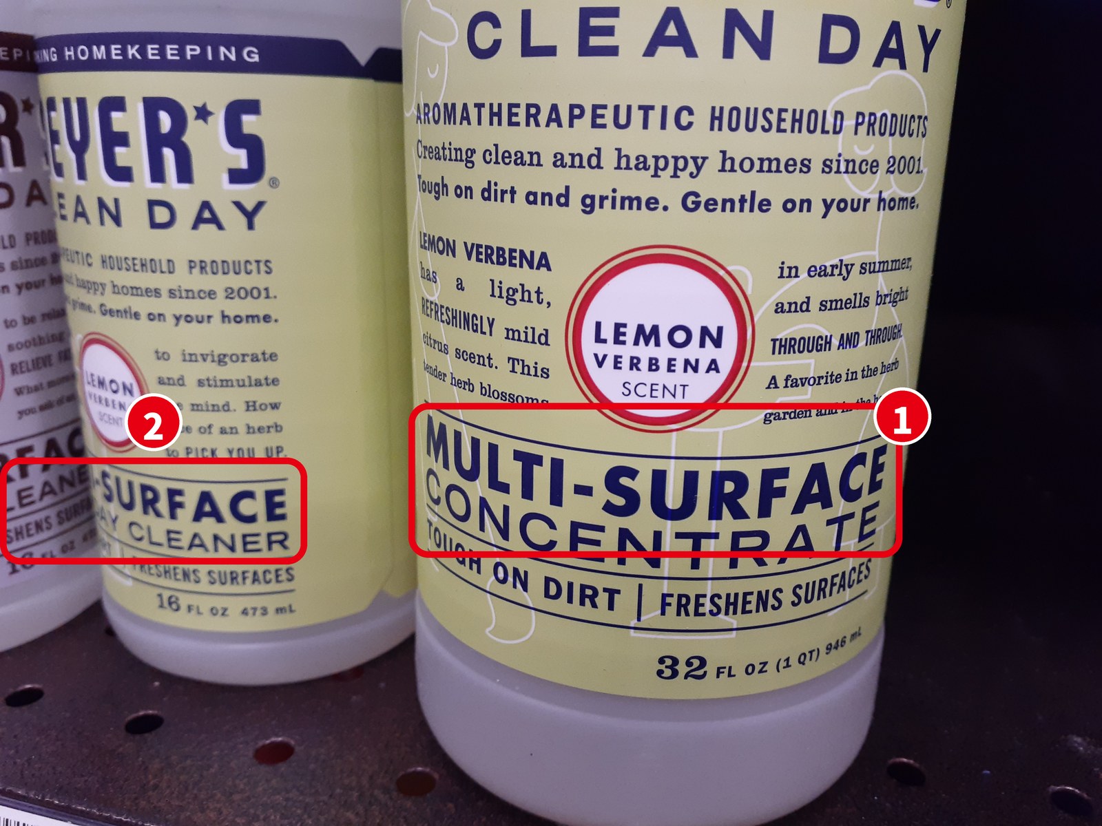 Mrs. Meyer's Clean Day の Multi-Surface Concentrate と Everyday Cleaner のボトル
