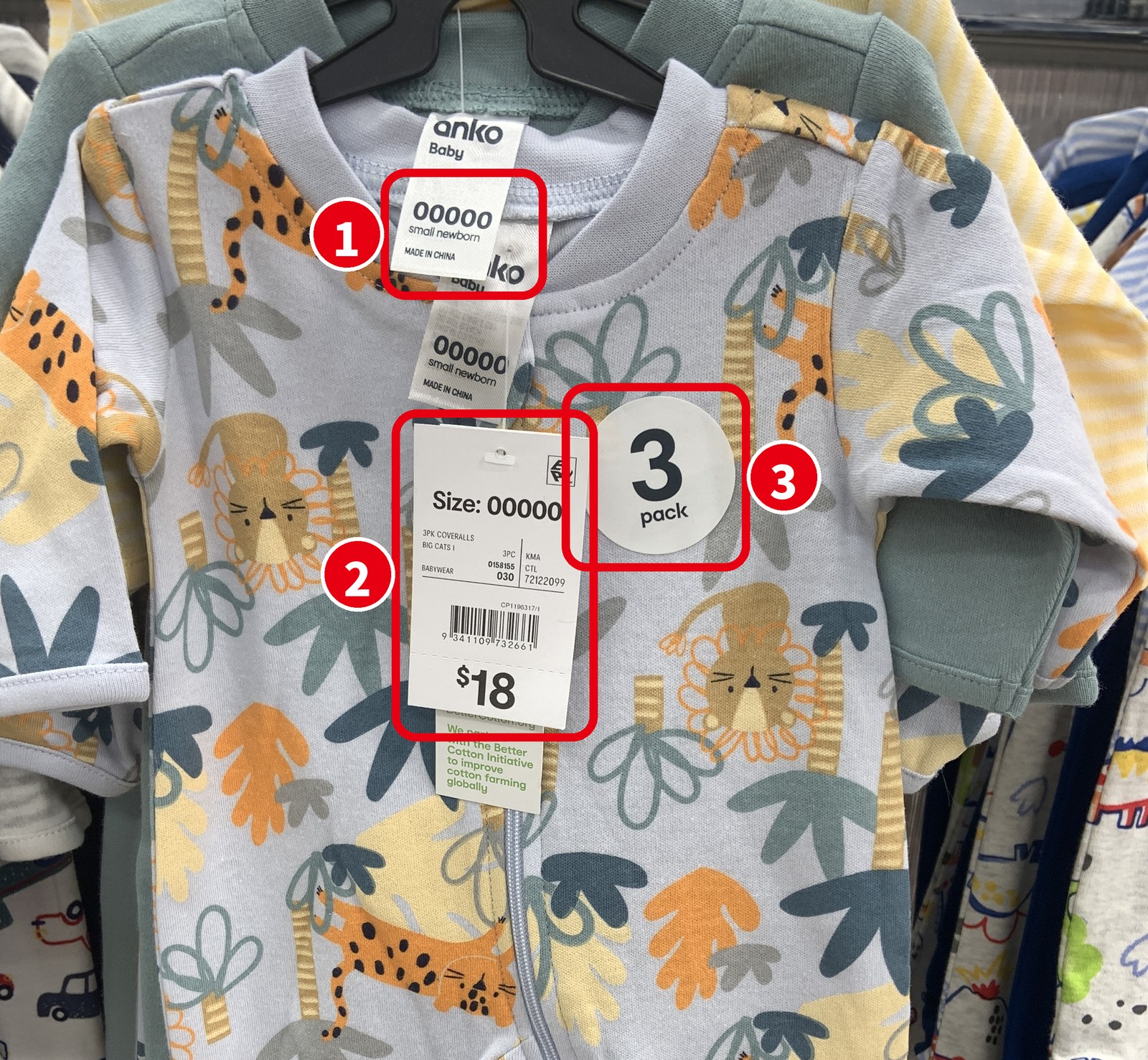 「Size: 00000」の値札が付いた赤ちゃんのつなぎ（3枚組）