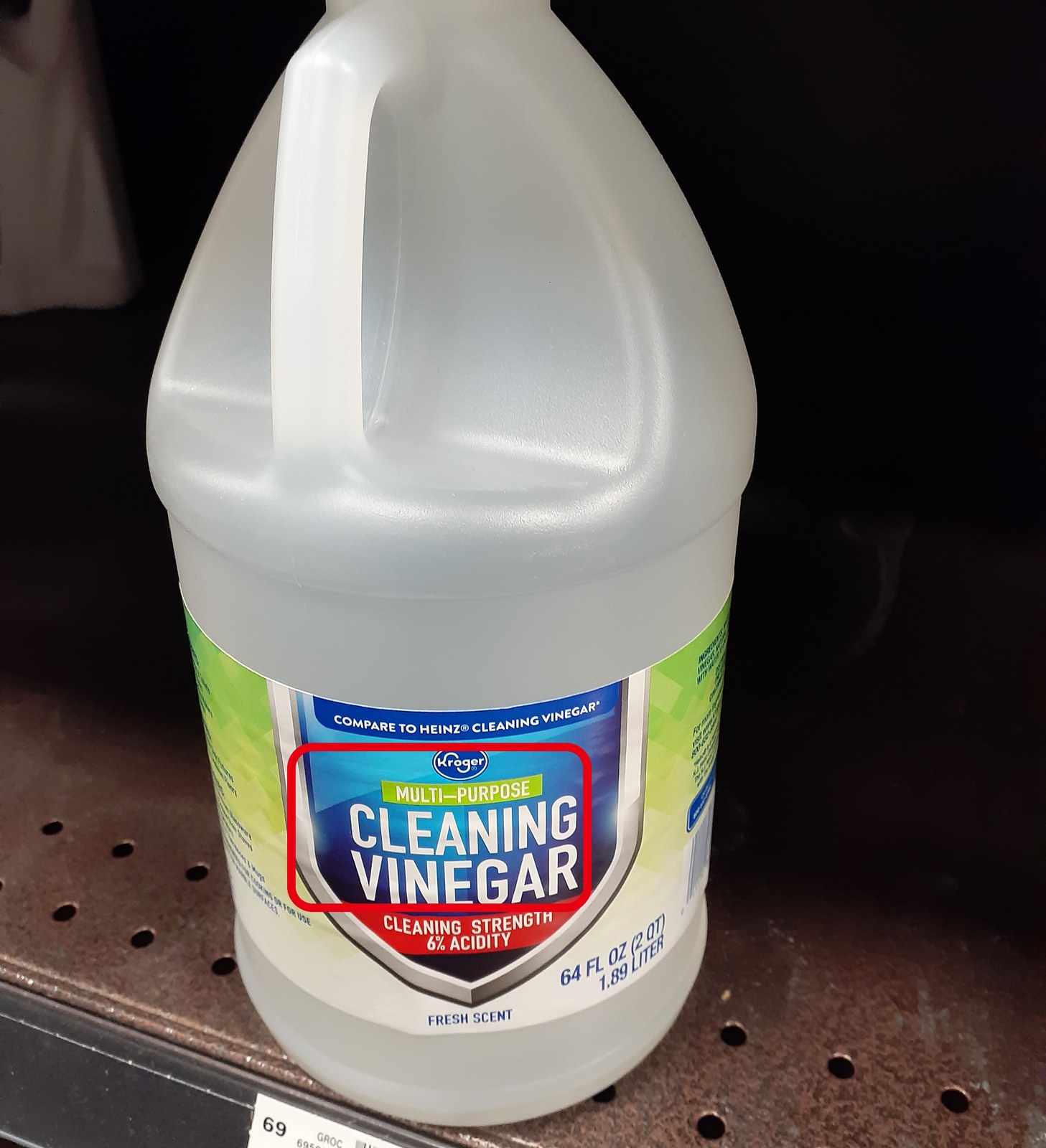 Kroger の Multi-Purpose Cleaning Vinegar のボトル
