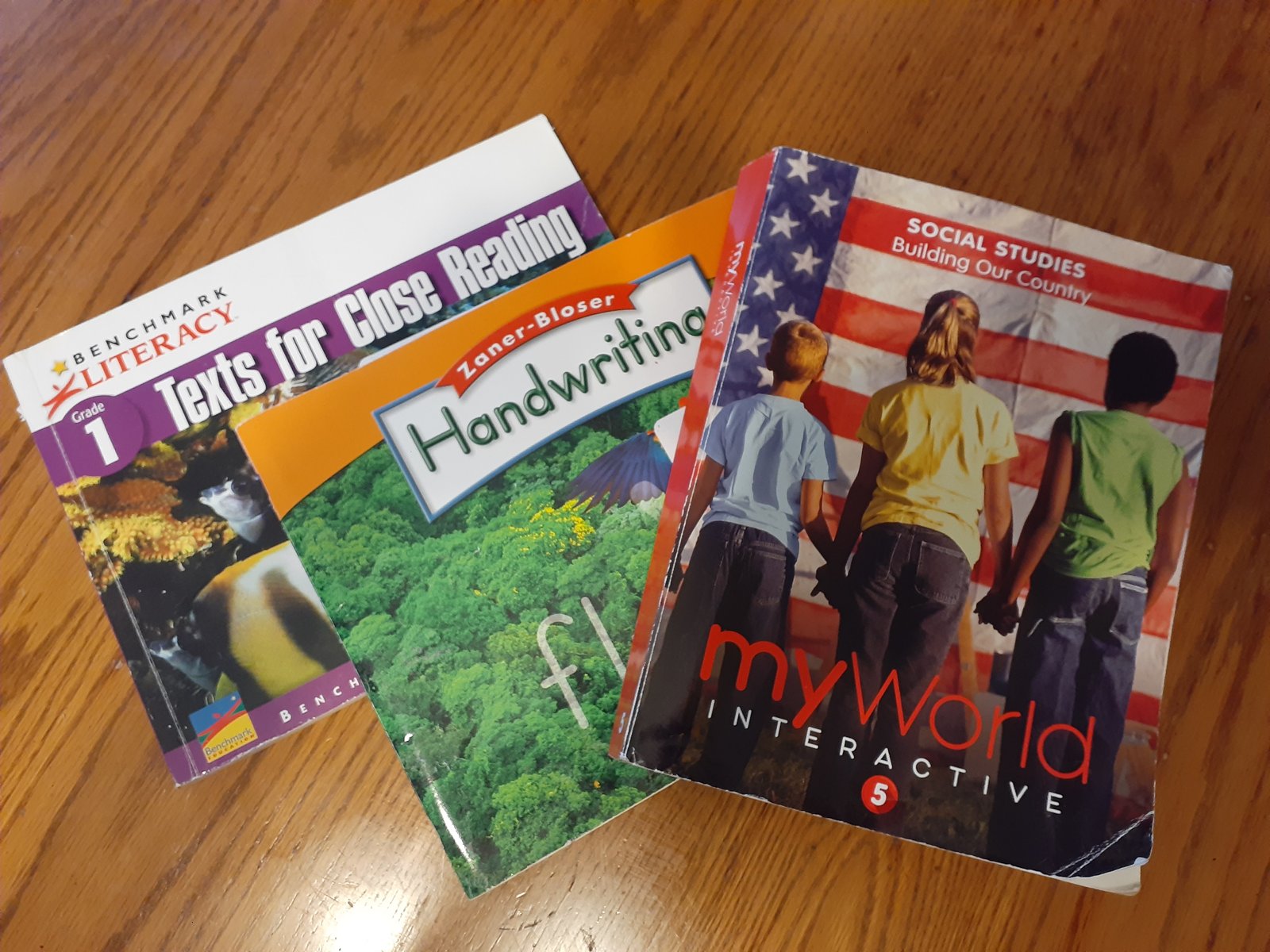 アメリカの小学校の教科書（国語・書き方・社会）