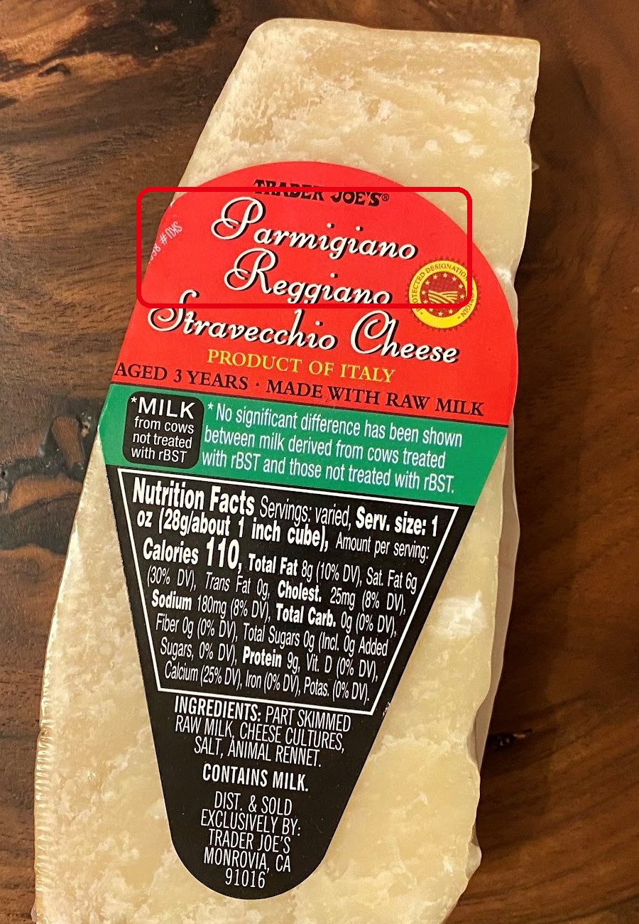 Trader Joe’s の Parmigiano Reggiano Stravecchio Cheese のブロック