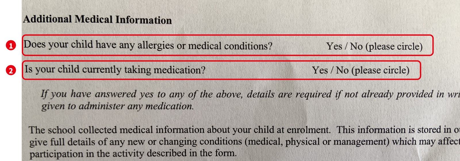 学校の書類の「Additional Medical Information」の欄。アレルギーと服薬の有無を Yes/No で答える