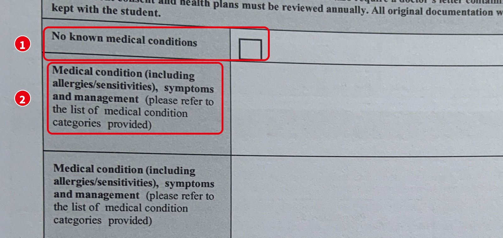 学校の入学書類の医療情報の欄。「No known medical conditions」のチェック欄と、病名を書く欄