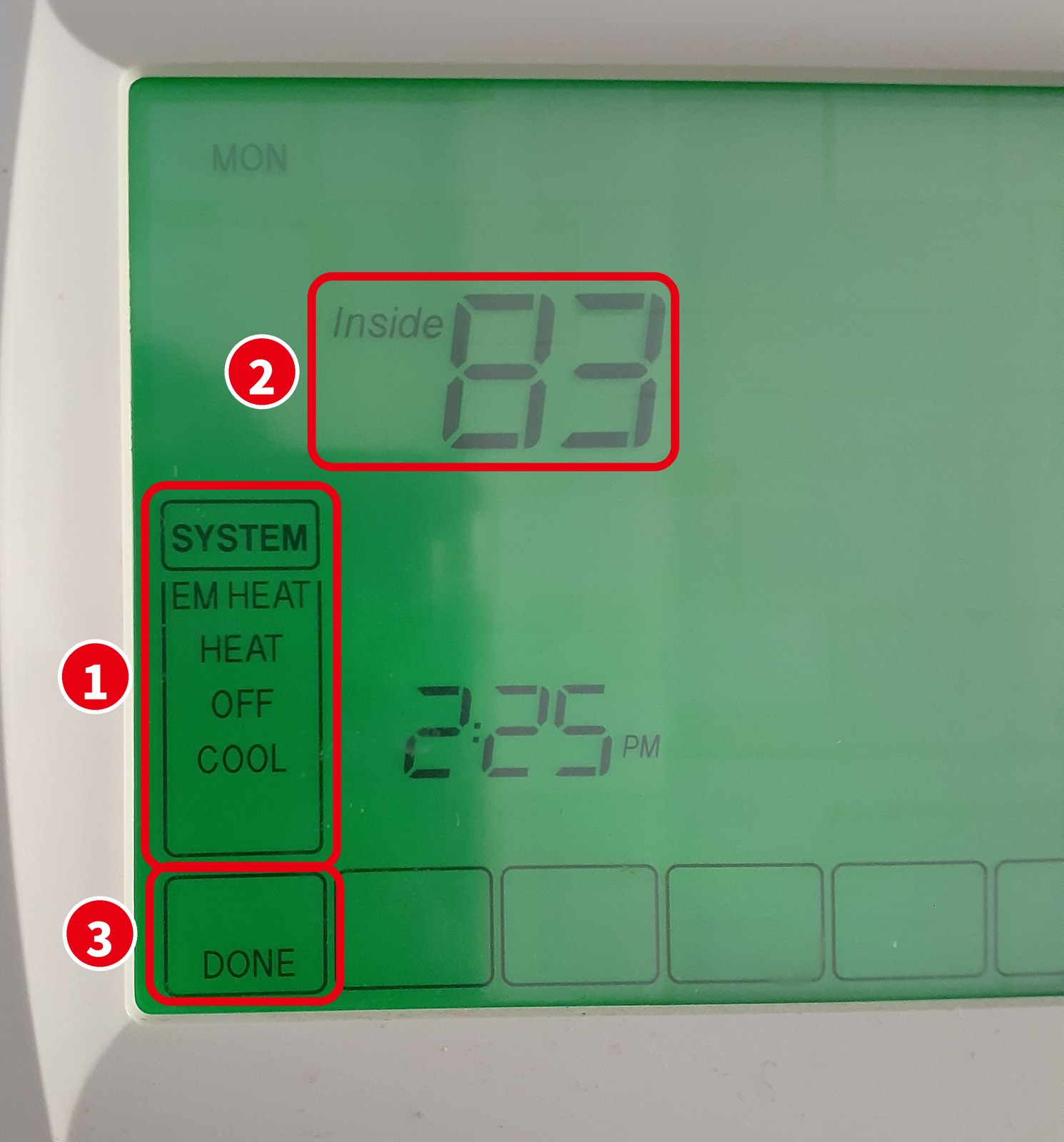 Honeywell のサーモスタット（温度調節パネル）の画面